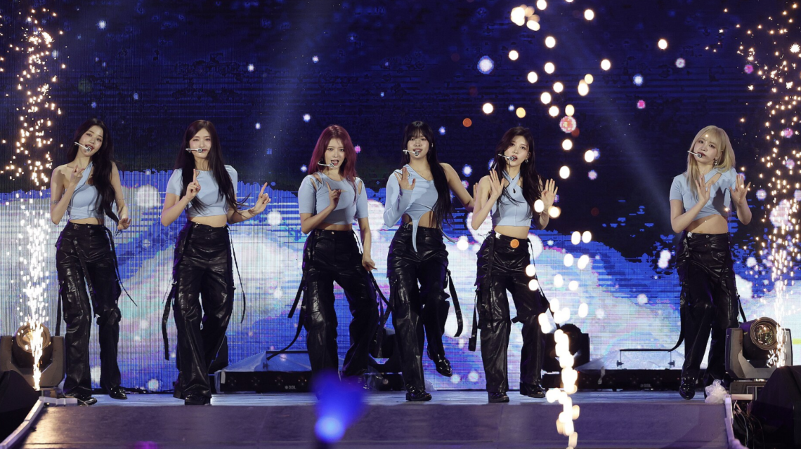 Konzerte können zu den Einnahmequellen gehören, auf denen die Investmentprodukte von WAVIST basieren. IVE beim K-Pop Super Live Concert 2023. Bild: Korea.net / Korean Culture and Information Service / Wikimedia Commons