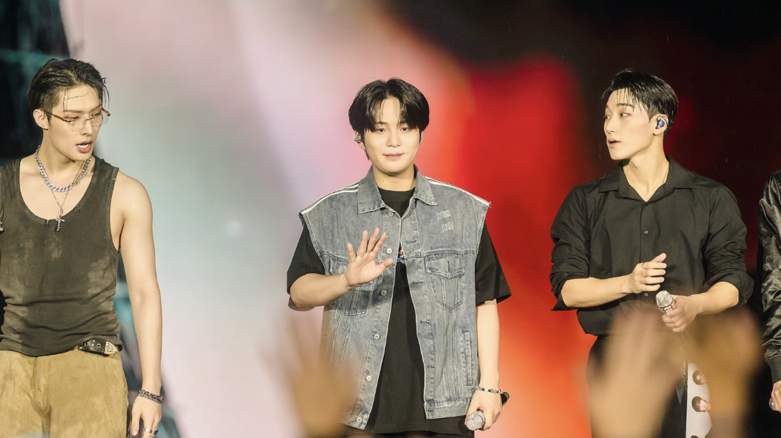 ATEEZ stehen am zweiten Tag der Korea Grand Music Awards 2026 auf der Bühne.